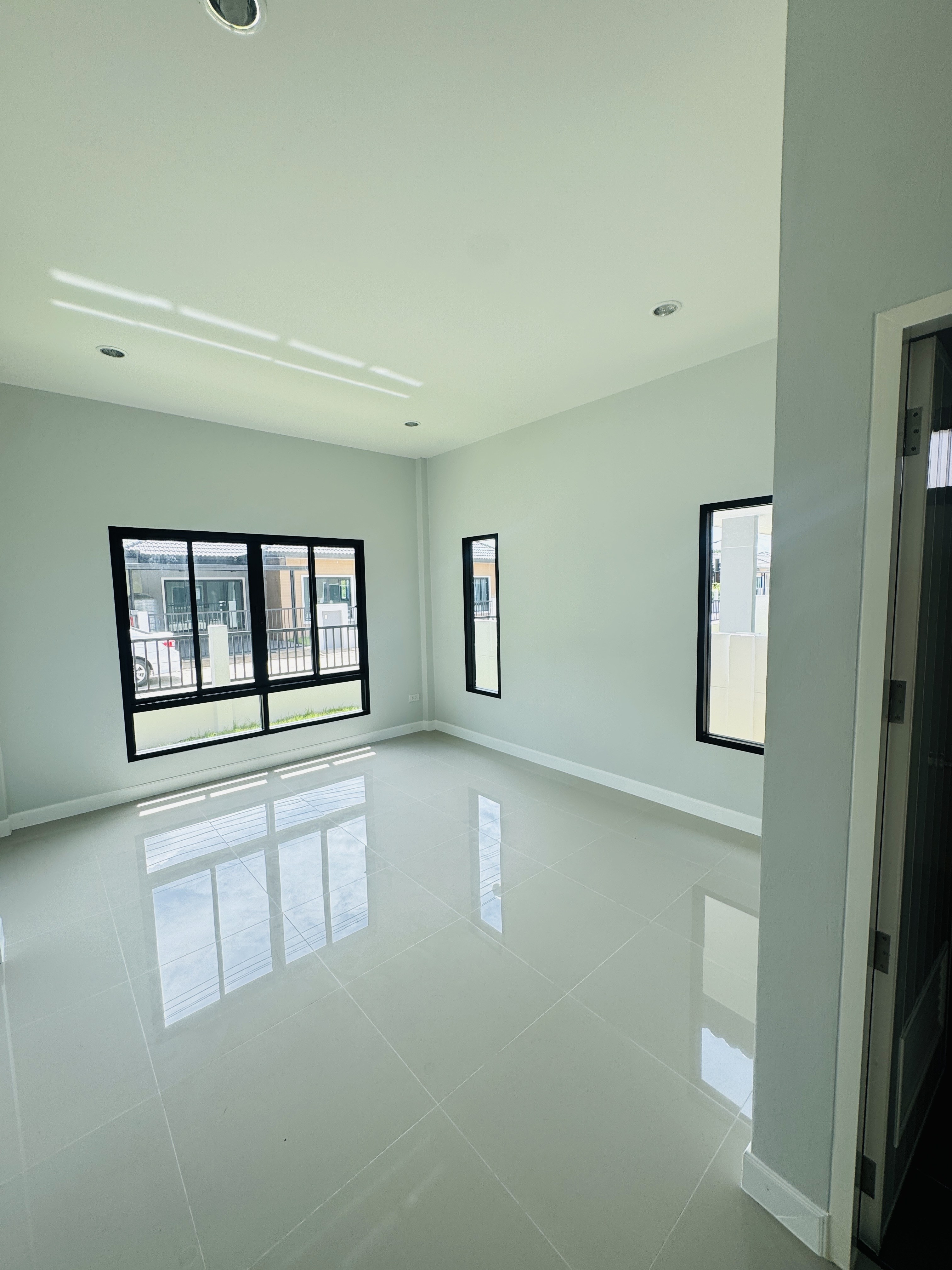 Single House, Baan Kanyarat 3, Ban Khai — photo 17