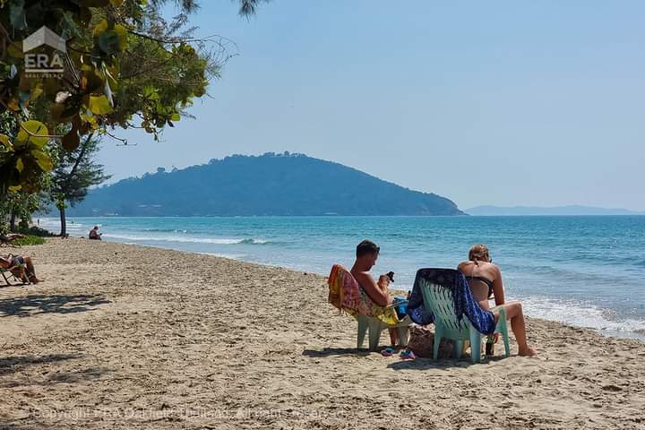 Beachfront Condo, Rayong Condochain, Mae Ramphueng Beach — photo 17