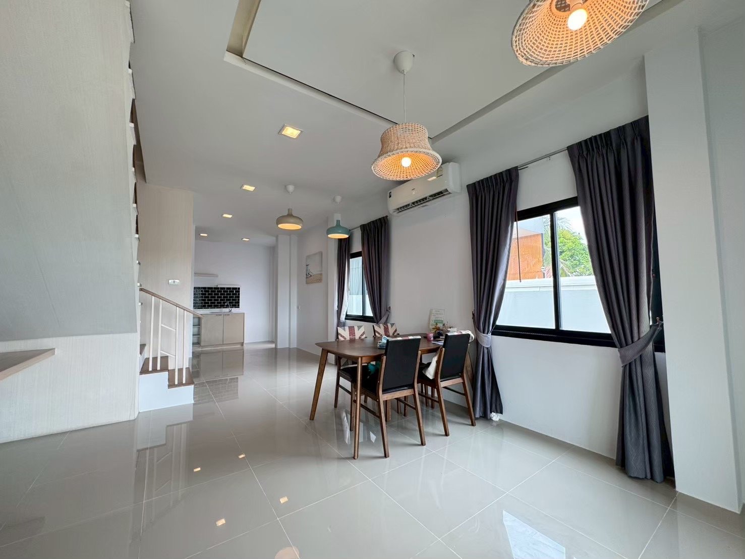 2-Storey Townhouse, Emus Village, Bo Win — photo 3