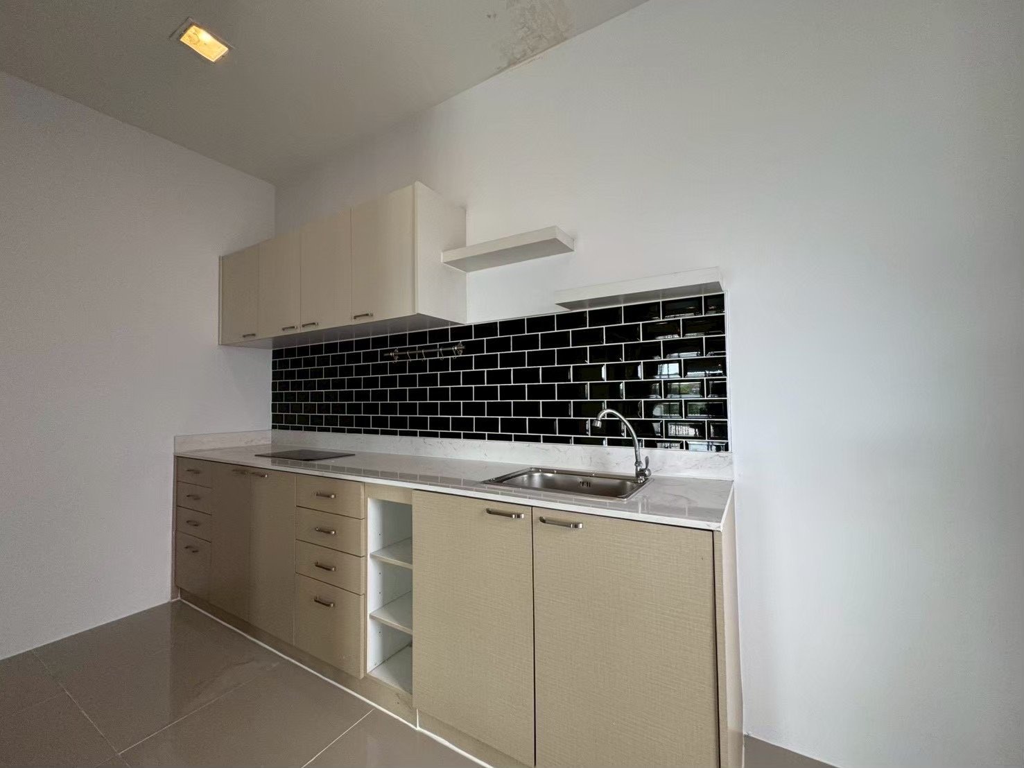 2-Storey Townhouse, Emus Village, Bo Win — photo 6