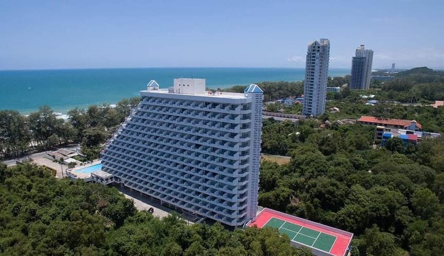 Beachfront condo for sale at Rayong Condochain, Mae Ramphueng Beach, Rayong