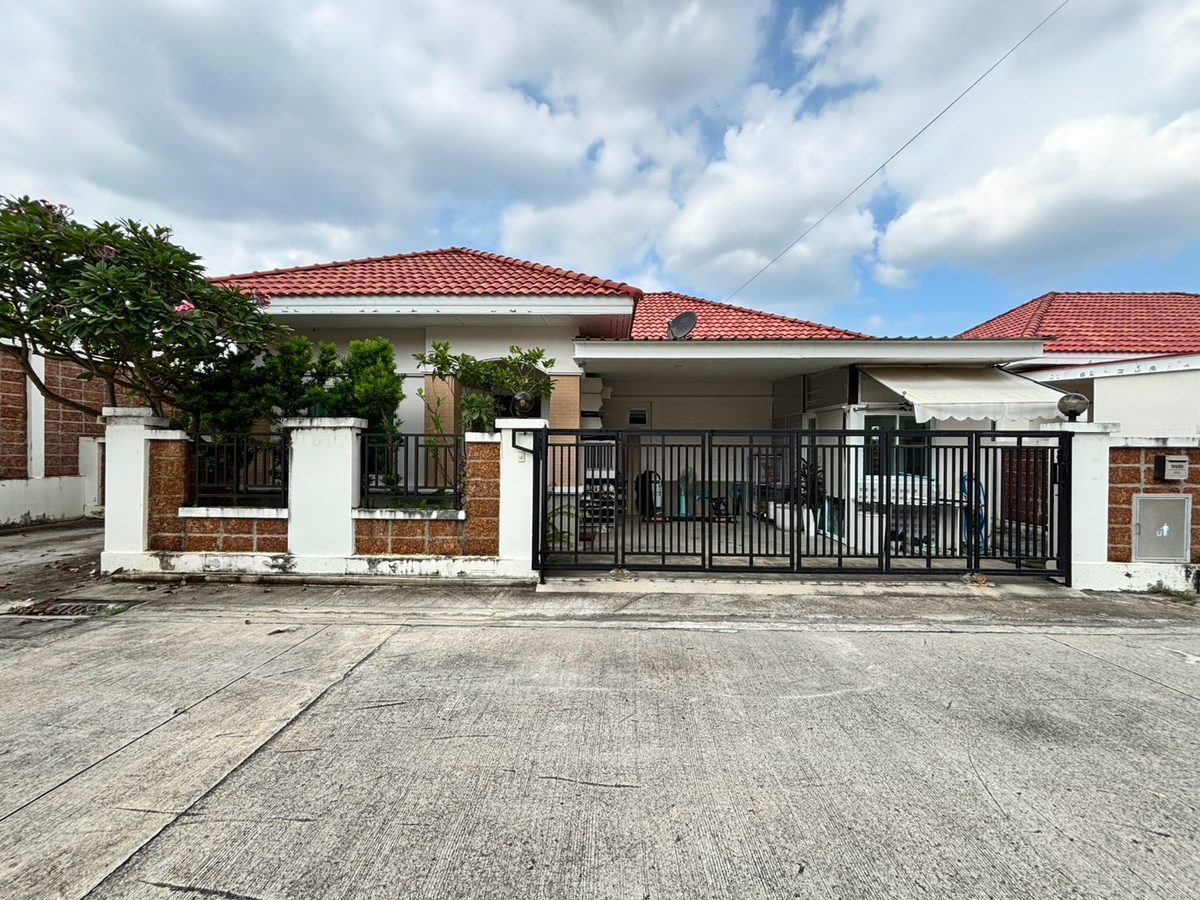 Furnished corner house, Phayun, Ban Chang, Rayong