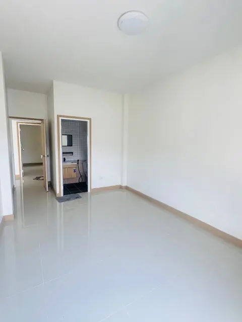 Single-storey house near Rayong bus terminal, Thap Ma — photo 10
