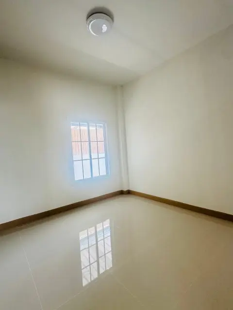 Single-storey house near Rayong bus terminal, Thap Ma — photo 13