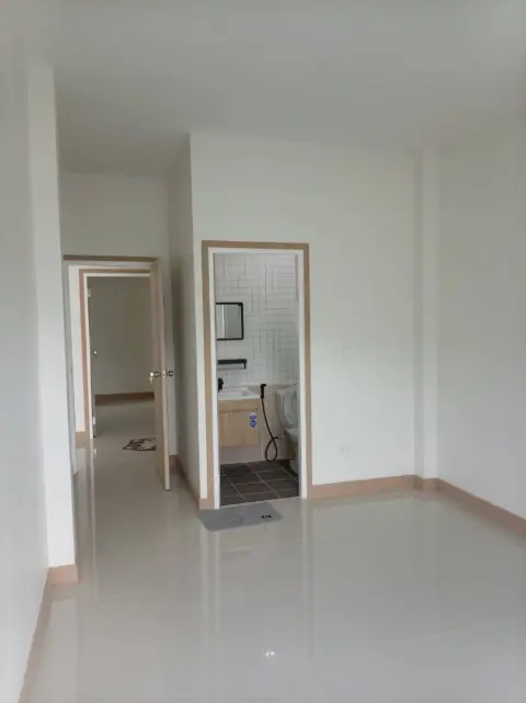 Single-storey house near Rayong bus terminal, Thap Ma — photo 22