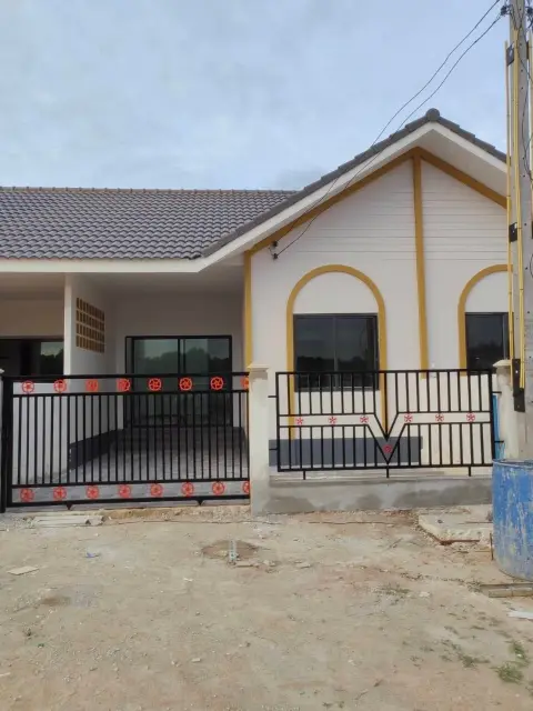 Townhouses at The Richte Village, Noen Kraprok, Ban Chang — photo 2