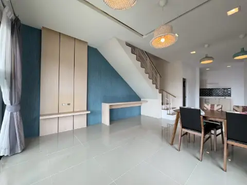 2-Storey Townhouse, Emus Village, Bo Win — photo 2
