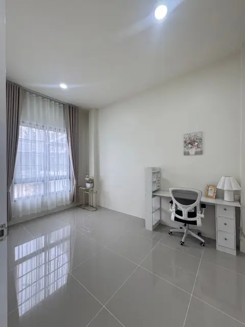 Townhouses, Soi 12, Nikhom Phatthana — photo 11