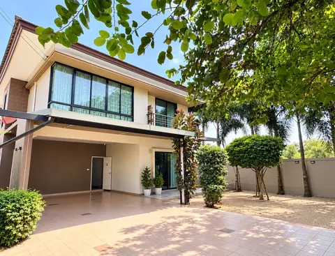 Large detached house, Sapthanee Green Ville, Ta Khan, Ban Khai — photo 1