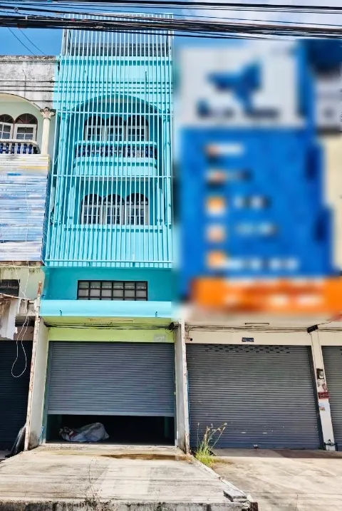 3.5-storey commercial building, Sukhumvit Road, Ban Chang — photo 1