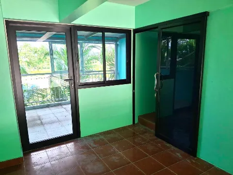 3.5-storey commercial building, Sukhumvit Road, Ban Chang — photo 5